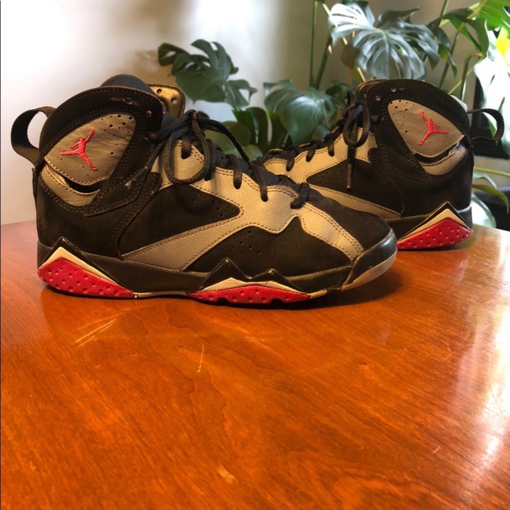 Nike Air Jordan 7 Fuchsia 2015 Basketball Sneakers GS Size 6Y/7.5W